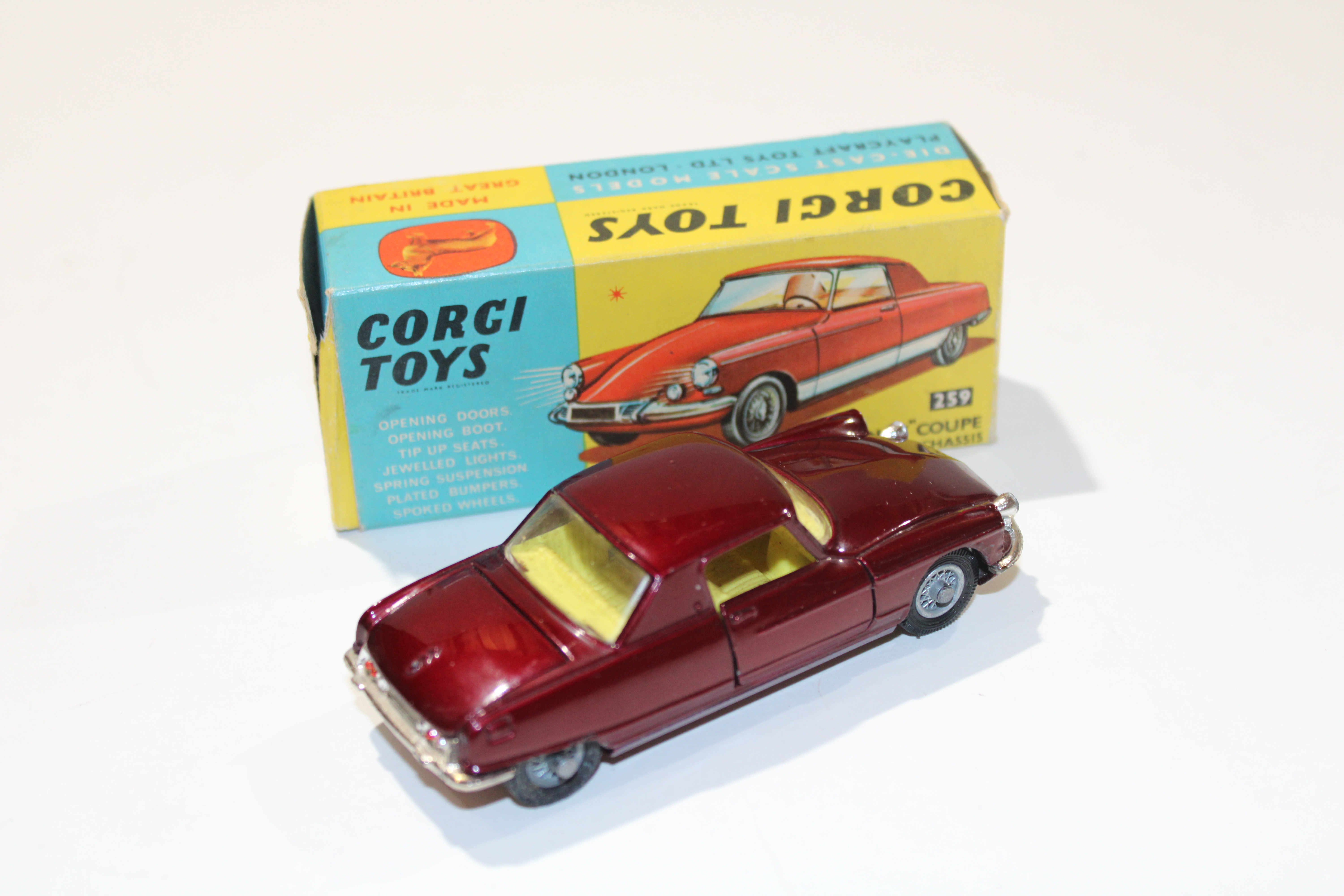 "LE DANDY" COUPE HENRI CHAPRIN BODY ON CITROEN D.S CHASSIS CORGI 1/43°