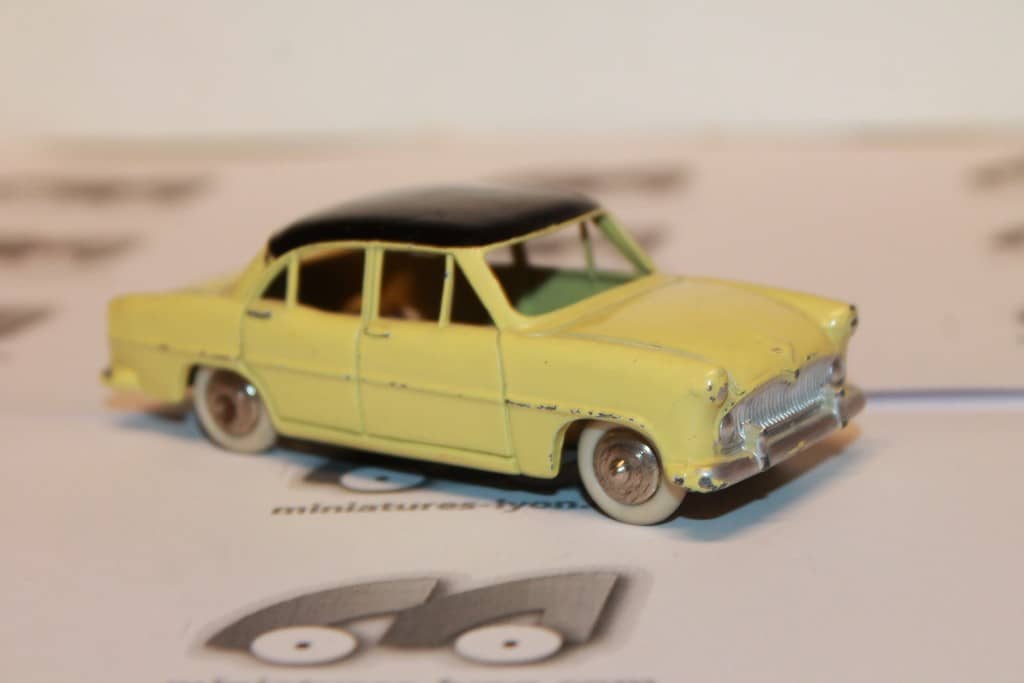 Dinky Toys SB 1/43 - Simca Versailles Jaune 24Z
