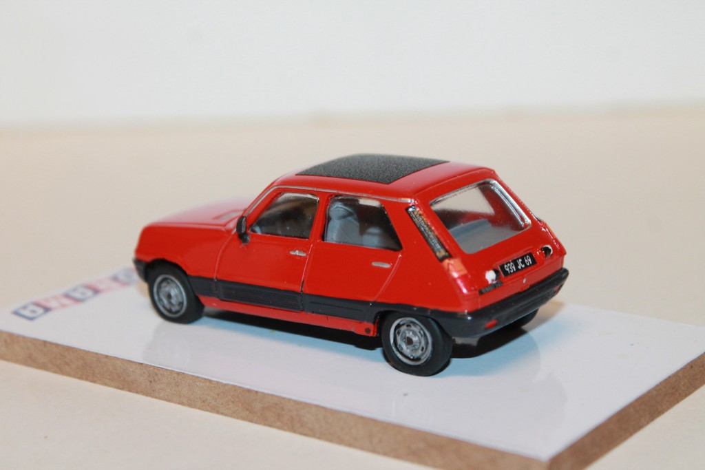 RENAULT 5 GTL 5p TO 1980 ROUGE 705 AUTORAMA 1/43°