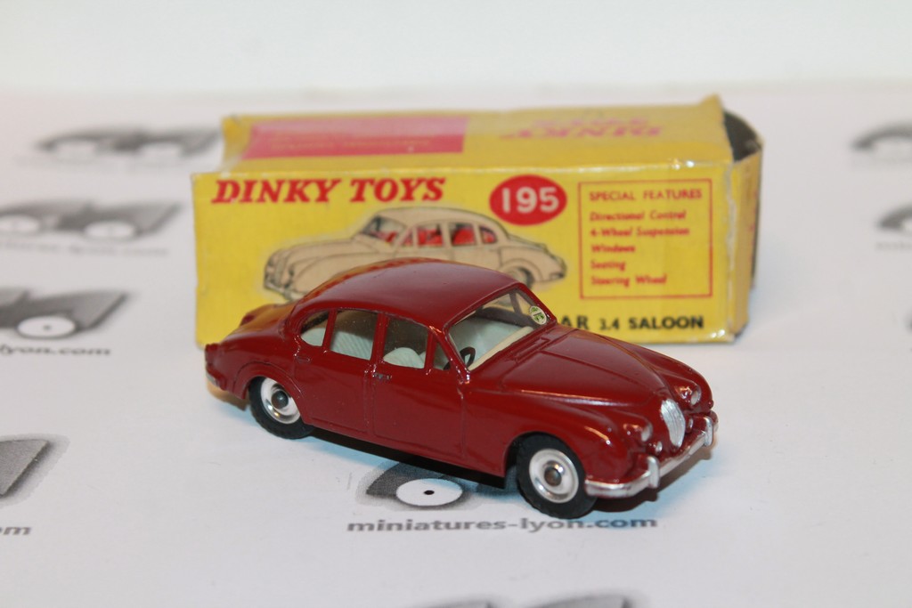 JAGUAR 3.4 SALOON ROUGE DINKY TOYS 1/43°