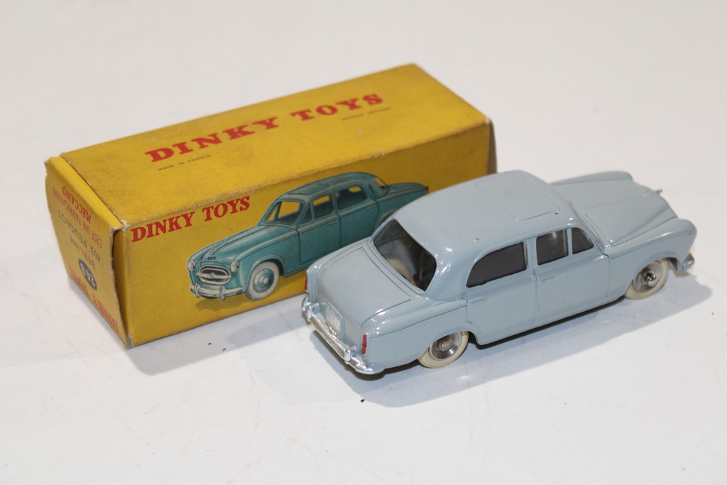 PEUGEOT 403 BERLINE GRIS 1960 DINKY TOYS 1/43°