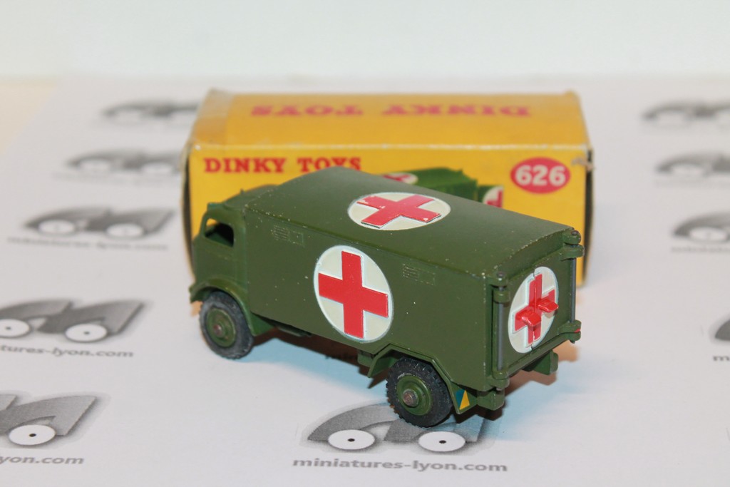 MILITARY AMBULANCE DINKY TOYS 1/43°