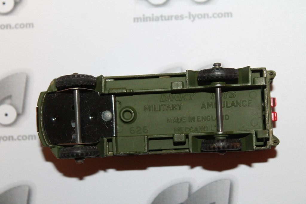 MILITARY AMBULANCE DINKY TOYS 1/43°