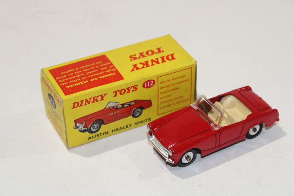 AUSTIN HEALEY SPRITE ROUGE 1960 DINKY TOYS 1/43°