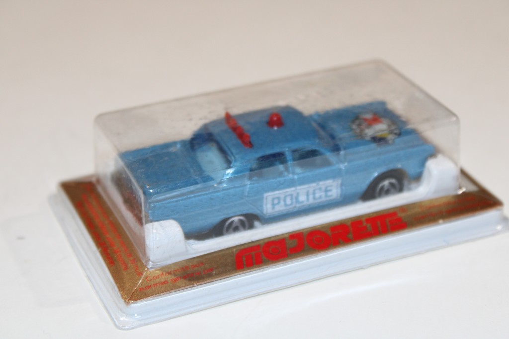 POLICE 1978 MAJORETTE 1/64°