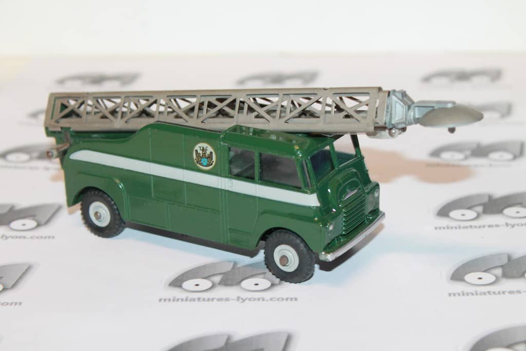 BBC TV EXTENDING MAST VEHICLE DINKY TOYS 1/43°