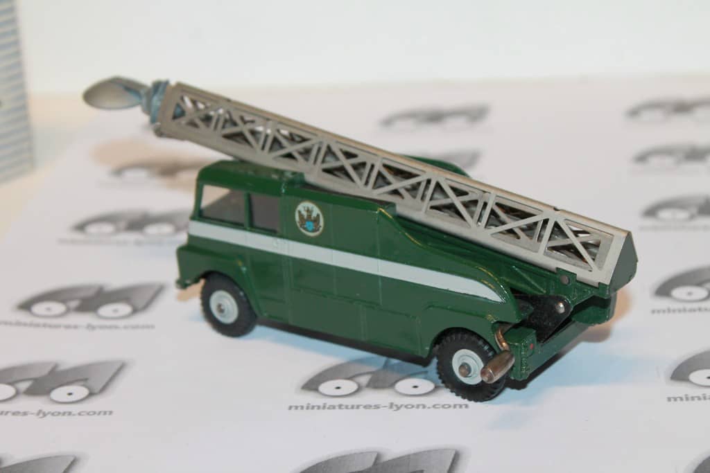 BBC TV EXTENDING MAST VEHICLE DINKY TOYS 1/43°