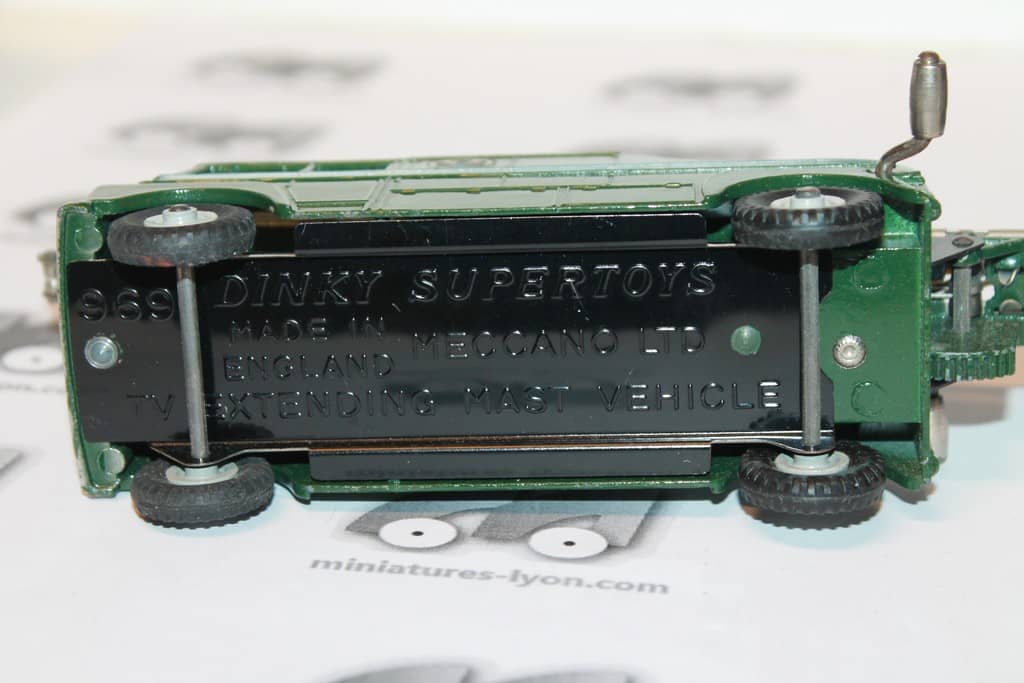 BBC TV EXTENDING MAST VEHICLE DINKY TOYS 1/43°