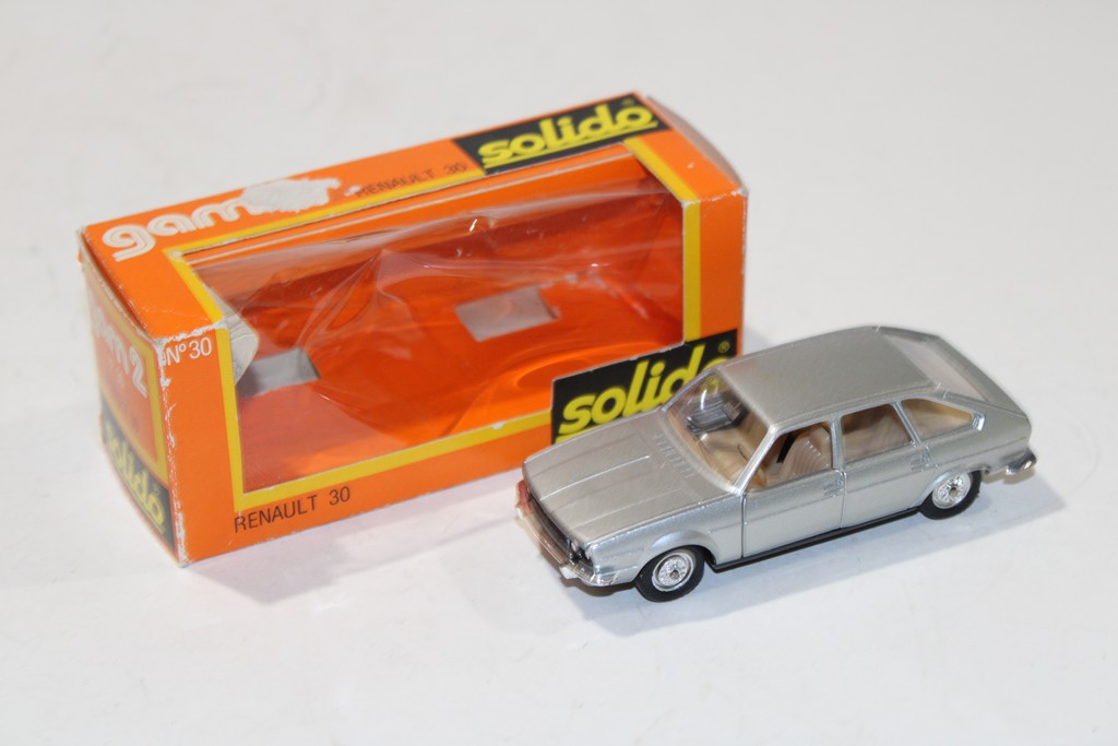 RENAULT 30 TS 1975 GRIS SOLIDO 1/43°