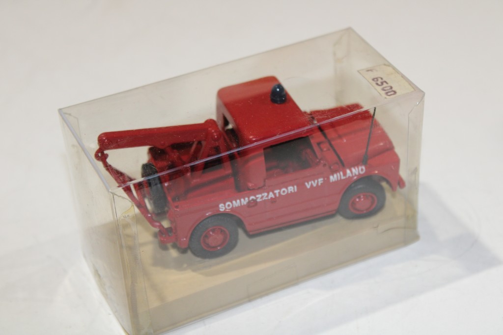 FIAT CAMPAGNOLA DEPANNEUSE SOMMOZZATORI VVF MILANO 1965 OLD CARS 1/43°