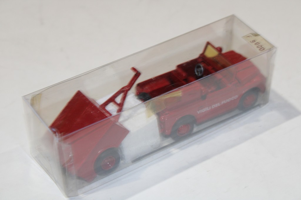 FIAT CAMPAGNOLA AVEC REMORQUE VIGILI DEL FUOCO 1965 OLD CARS 1/43°