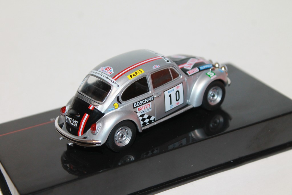 VOLKSWAGEN KAFER 1302S N°10 RALLY PORTUGAL 1973 IXO 1/43°