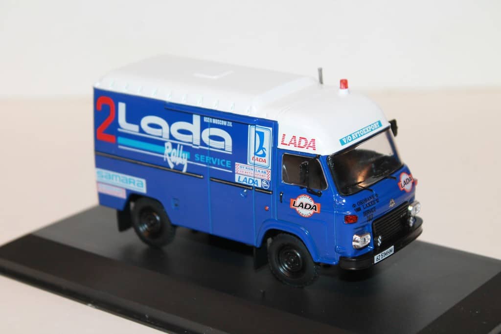 AVIA A21F LADA RALLY SERVICE IXO 1/43°