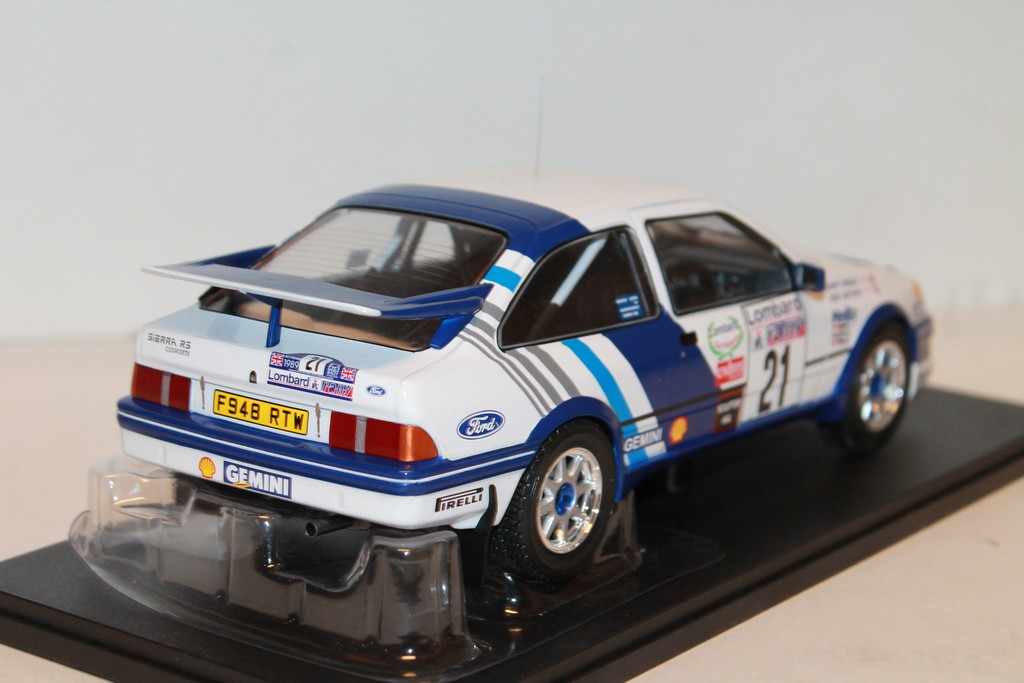 FORD SIERRA RS COSWORTH N°21 RAC RALLY LOMBARD 1989 IXO 1/18°