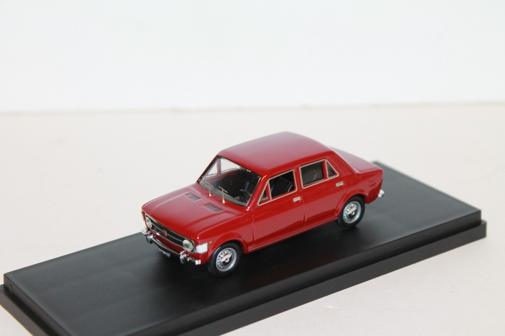 FIAT 128 4 PORTES 1969 ROUGE RIO 1/43°