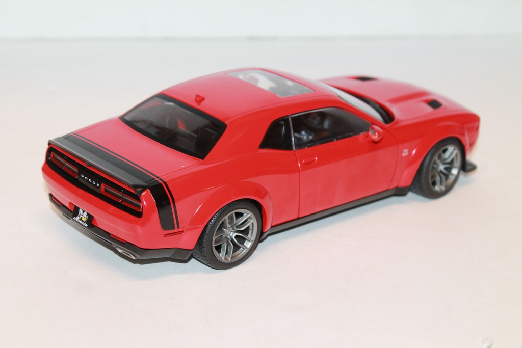 DODGE CHALLENGER R/T SCAT PACK ROUGE SOLIDO 1/18°