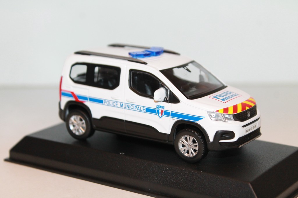 PEUGEOT RIFTER 2019 POLICE MUNICIPALE RAYURES ROUGES & JAUNES NOREV 1/43°