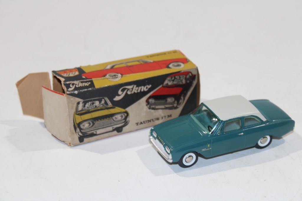 FORD TAUNUS 17 M BLEU 1960 TEKNO 1/43°