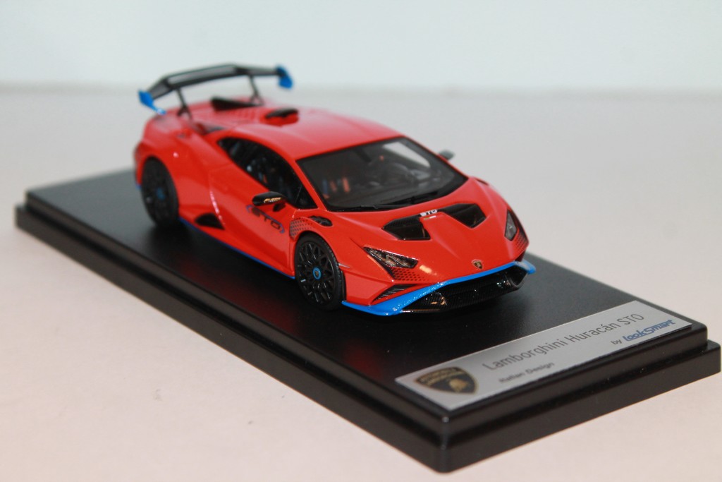 LAMBORGHINI HURACAN STO ARANCIO XANTO (ROUGE) LOOKSMART 1/43°