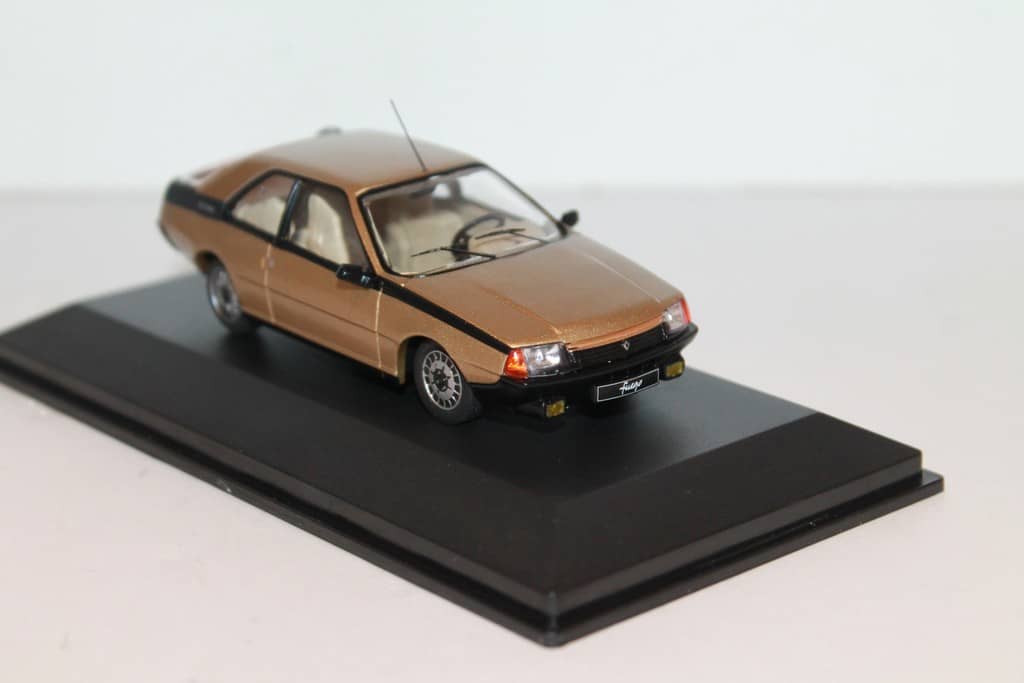 RENAULT FUEGO GTX 1985 OR METAL ODEON 1/43°