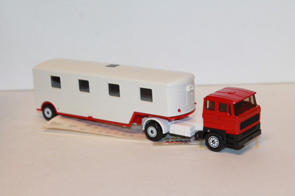 CAMION ROULOTTE CIRQUE AMAR SOLIDO 1/43°