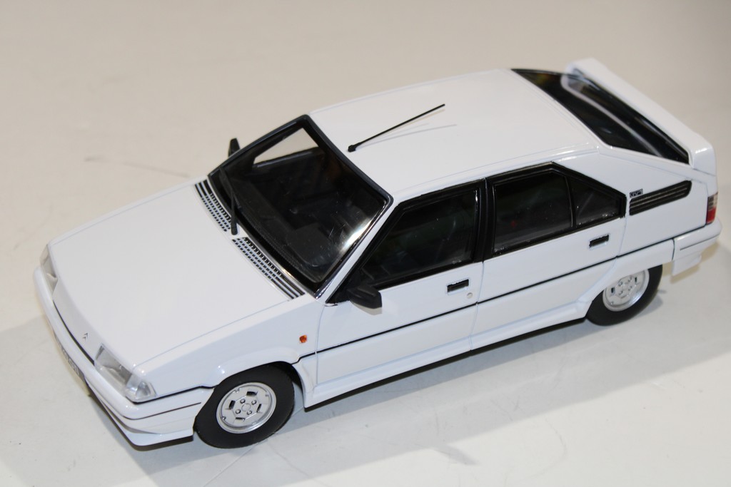 CITROEN BX GTI BLANC TRIPLE 9 1/18°