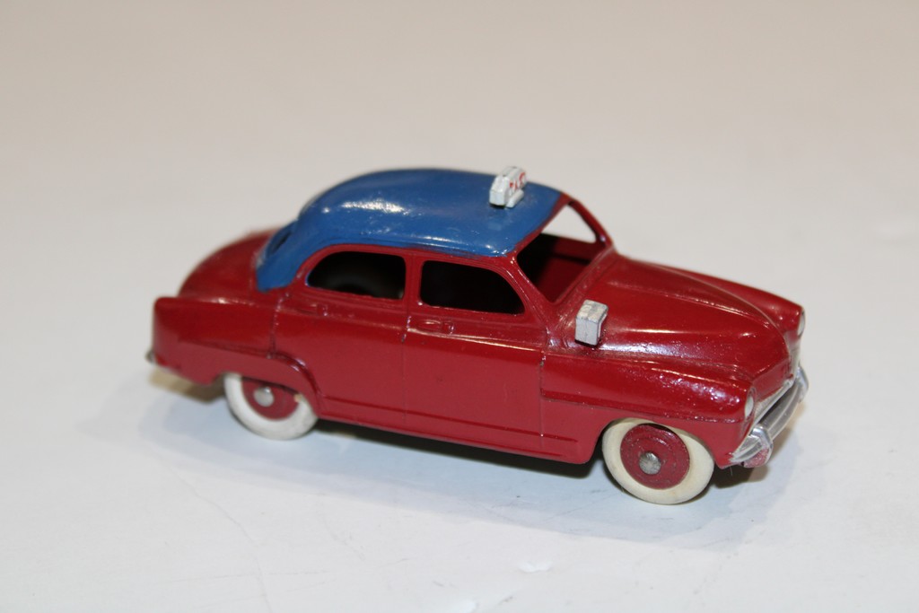 SIMCA 9 ARONDE "TAXI" 1951 DINKY TOYS 1/43°