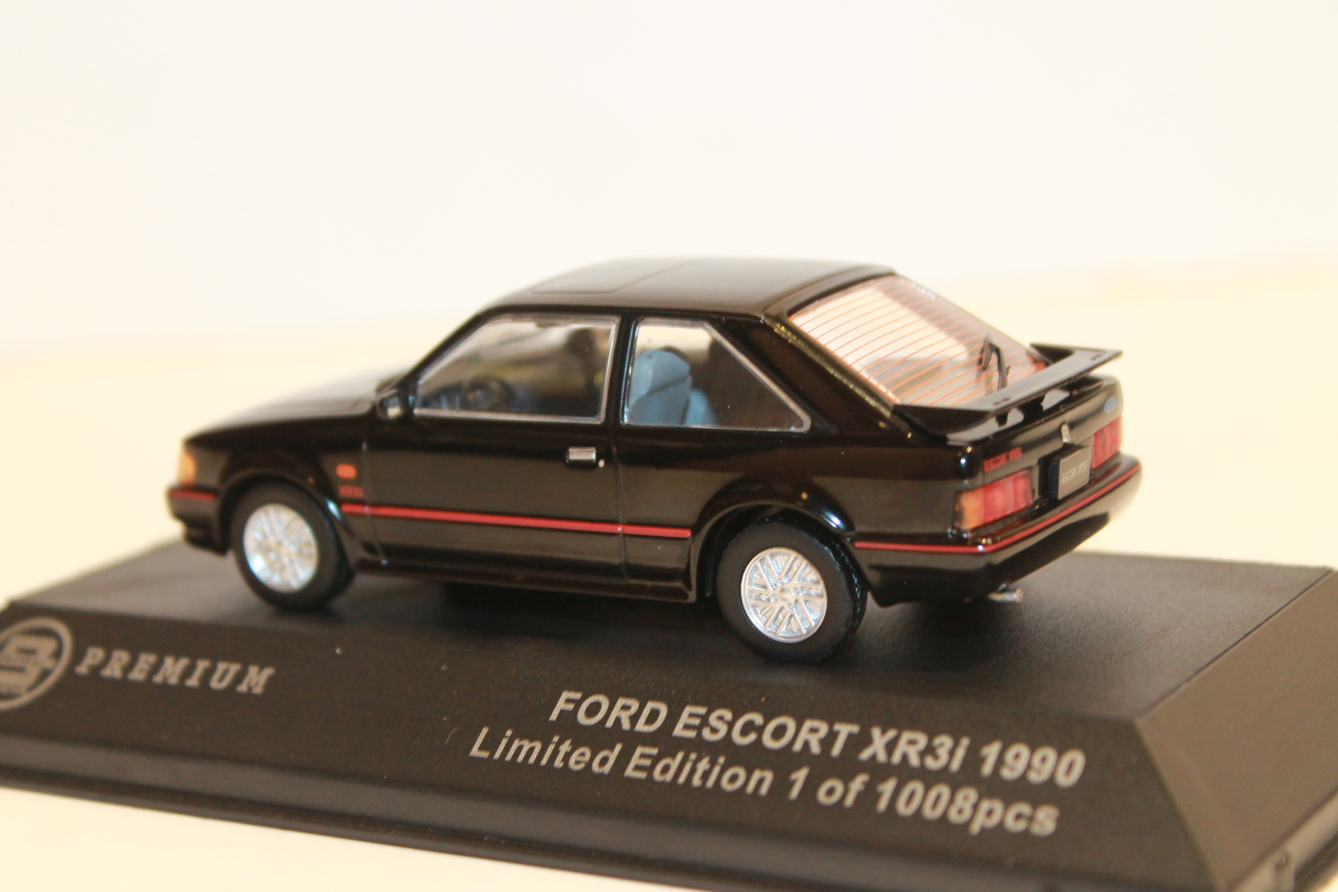 FORD ESCORT XR3i 1990 NOIRE TRIPLE 9 1/43°
