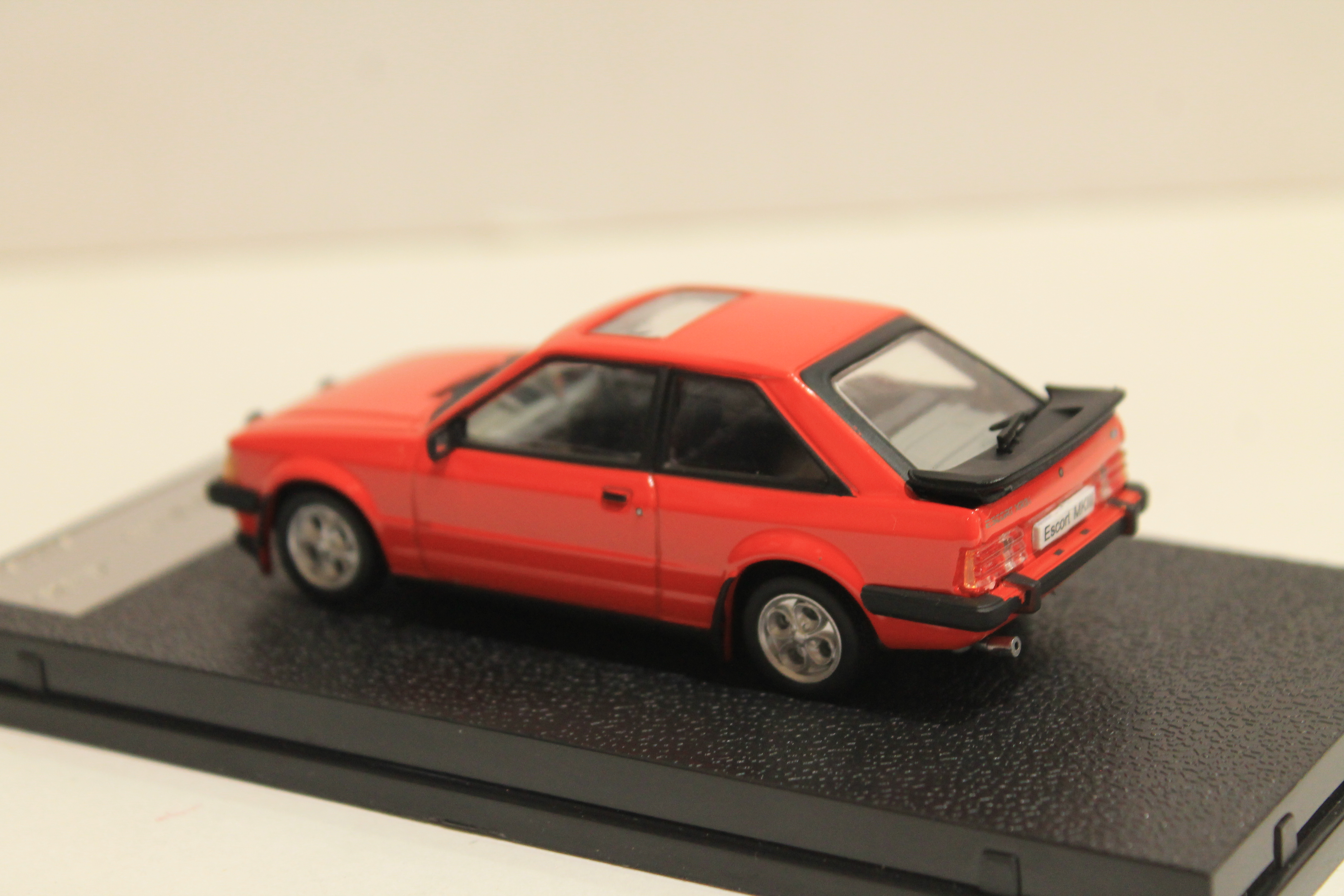 FORD ESCORT MK III XR3i 1983 ROUGE VITESSE 1/43°