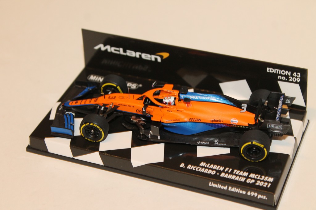 MCLAREN F1 TEAM MCL35M D.RICCIARDO & BAHRAIN GP 2021 MINICHAMPS 1/43°