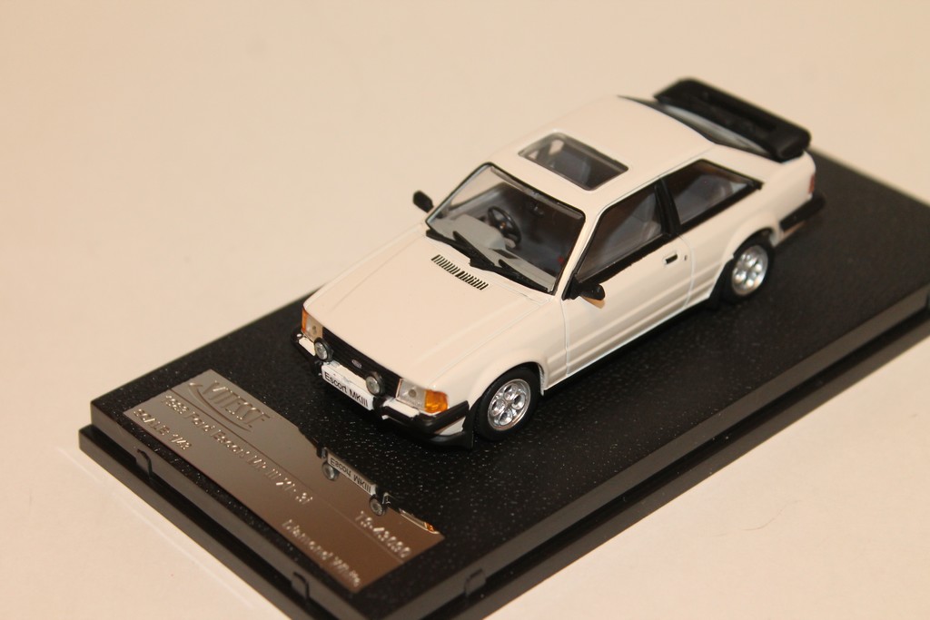 FORD ESCORT MK III XR3i BLANC 1983 VITESSE 1/43°