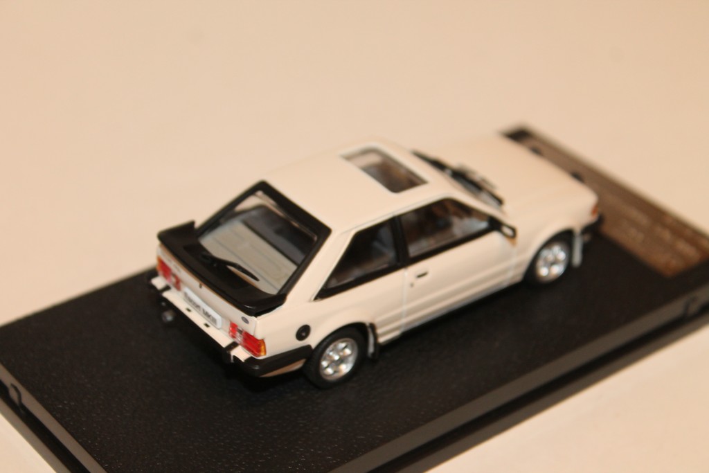 FORD ESCORT MK III XR3i BLANC 1983 VITESSE 1/43°