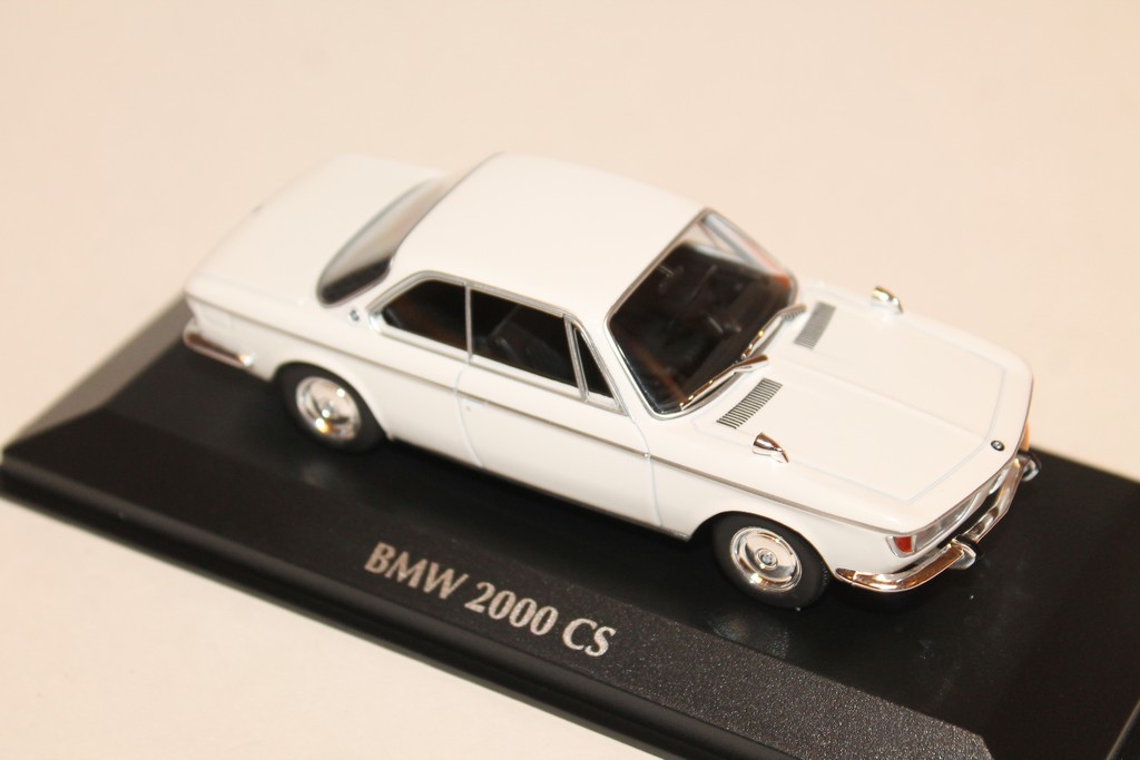 BMW 2000 CS BLANC 1967 MAXICHAMPS 1/43°