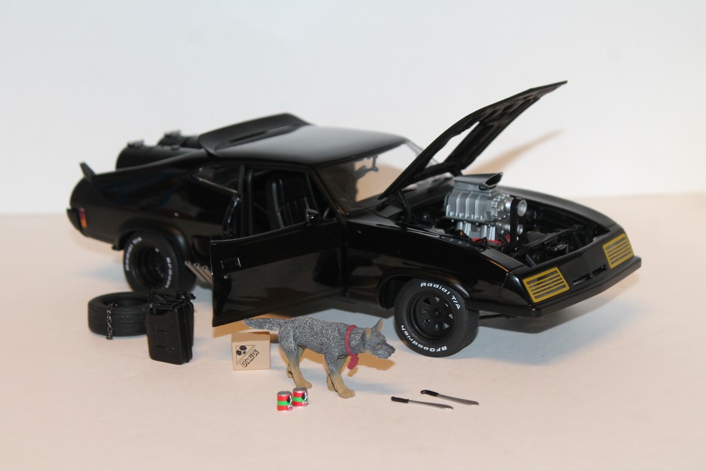 FORD INTERCEPTOR MAD MAX 2 : THE ROAD WARRIOR GREENLIGHT 1/18°