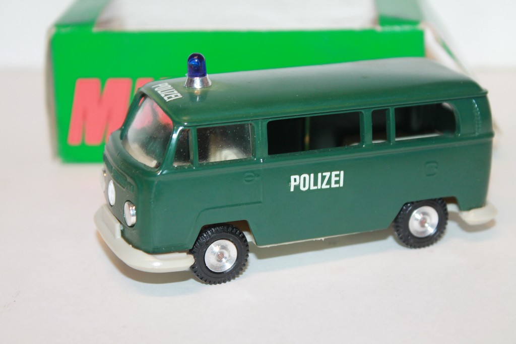 VOLKSWAGEN KOMBI T2 POLIZEI GAMA 1/43°