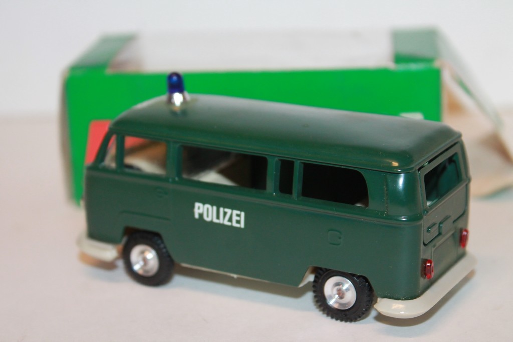 VOLKSWAGEN KOMBI T2 POLIZEI GAMA 1/43°