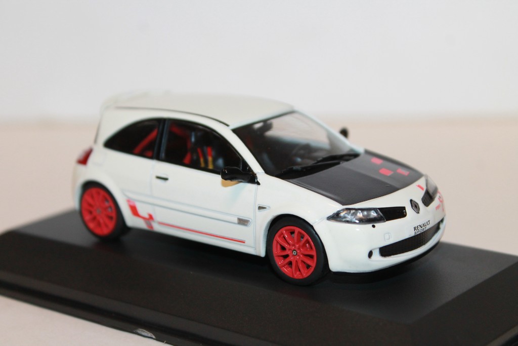 RENAULT MEGANE 2008 RS R26-R BLANCHE SOLIDO 1/43°