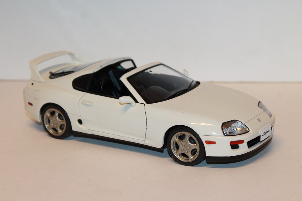 TOYOTA SUPRA TARGA MK4 BLANCHE 1993 SOLIDO 1/18°