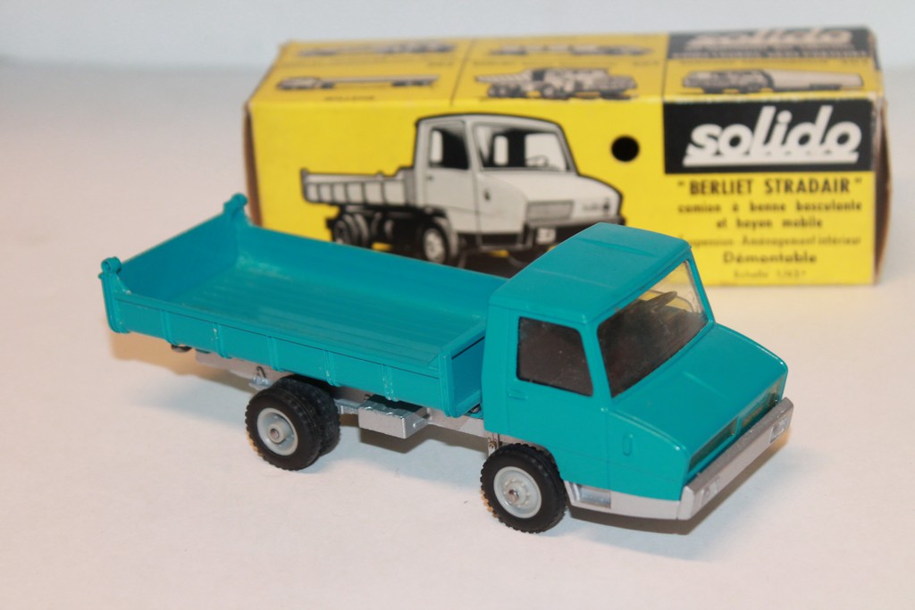 BERLIET STRADAIR À BENNE BASCULANTE BLEU 1967 SOLIDO 1/43°