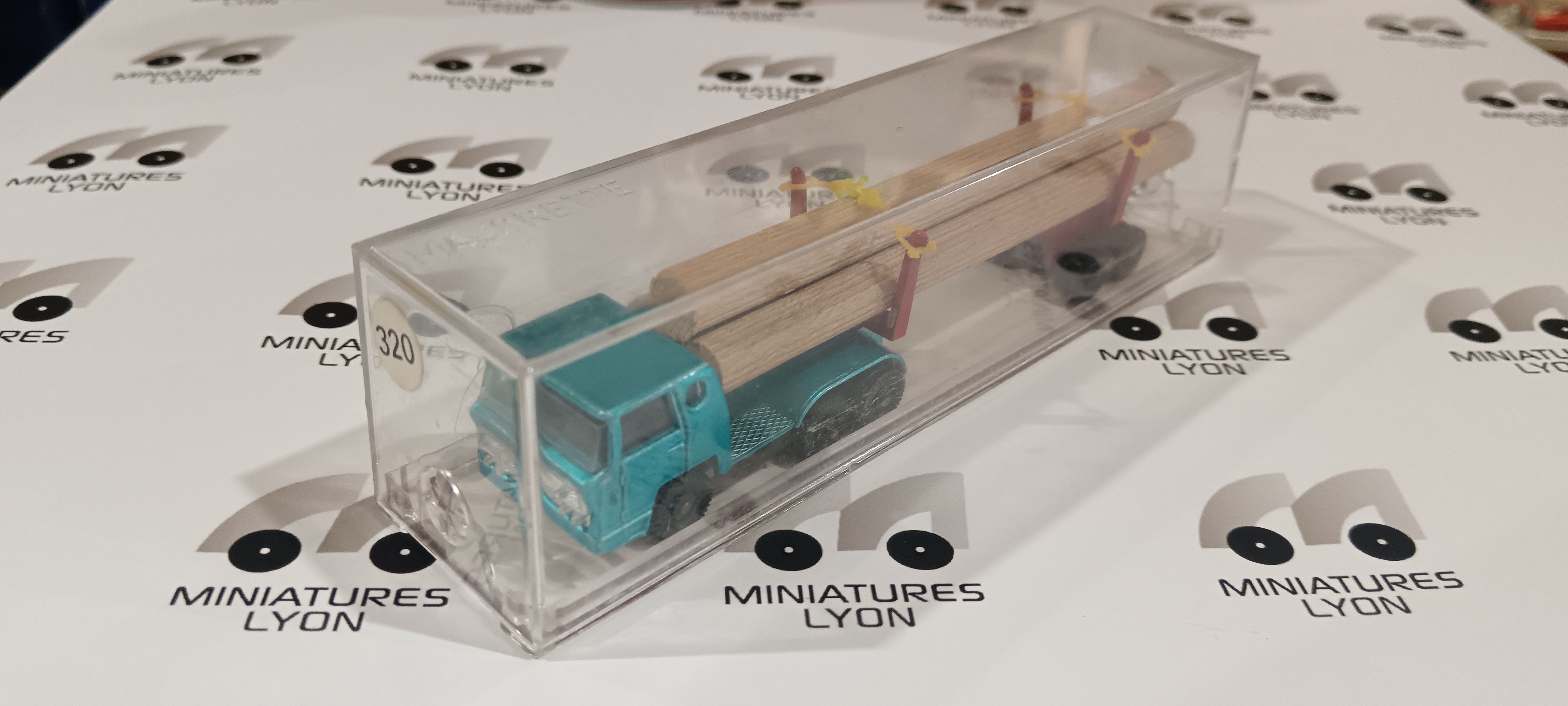 BERNARD FARDIER VERT METALLISE MAJORETTE 1/87