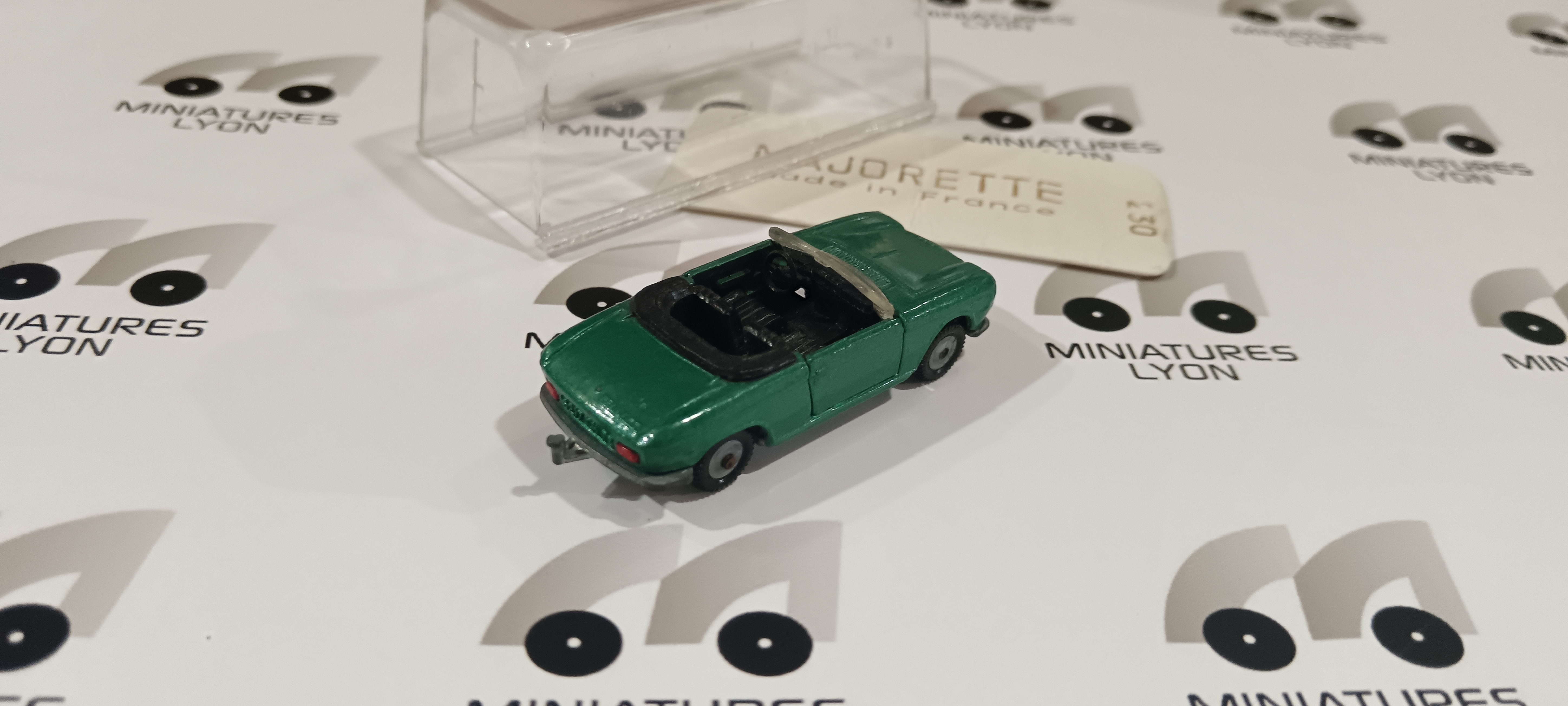 PEUGEOT 204 CABRIOLET VERTE MAJORETTE 1/64