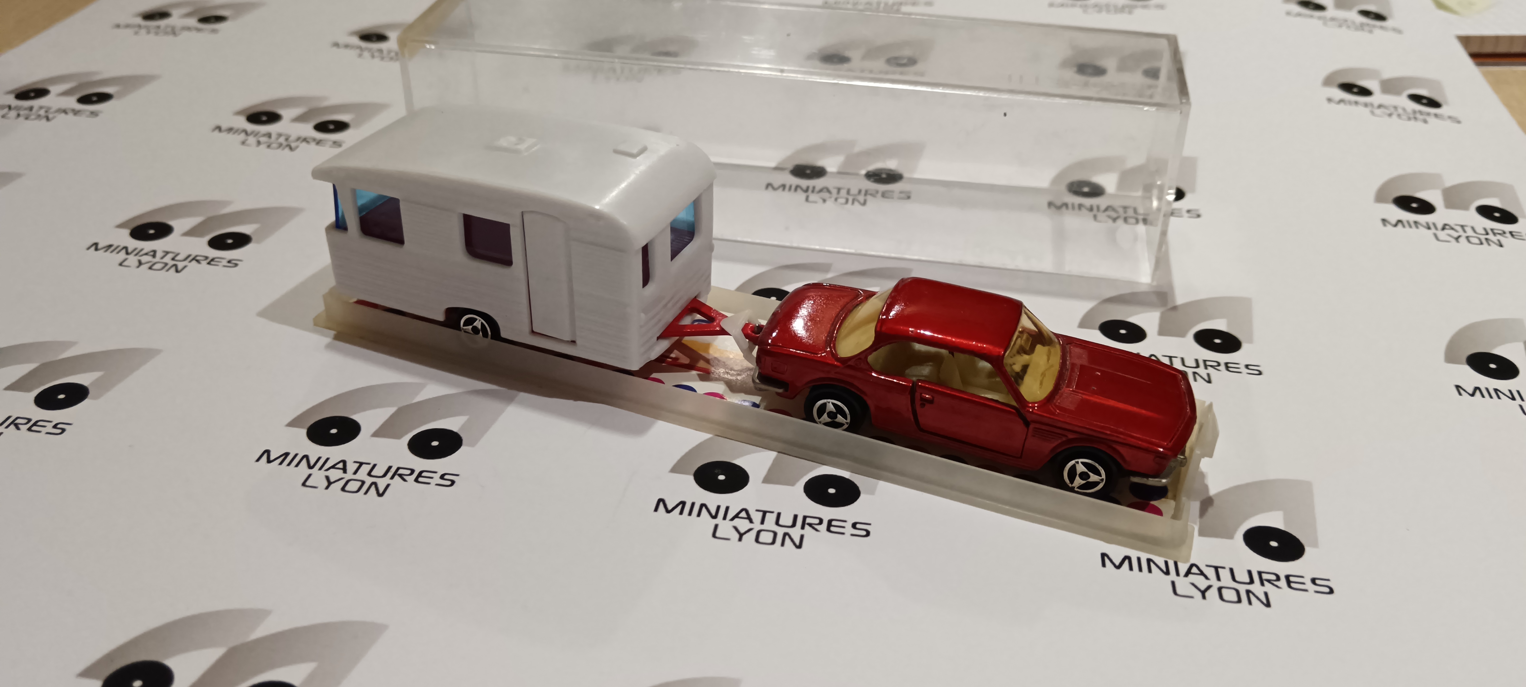 BMW 3.0CS + CARAVANE DIGUE MAJORETTE 1/64°