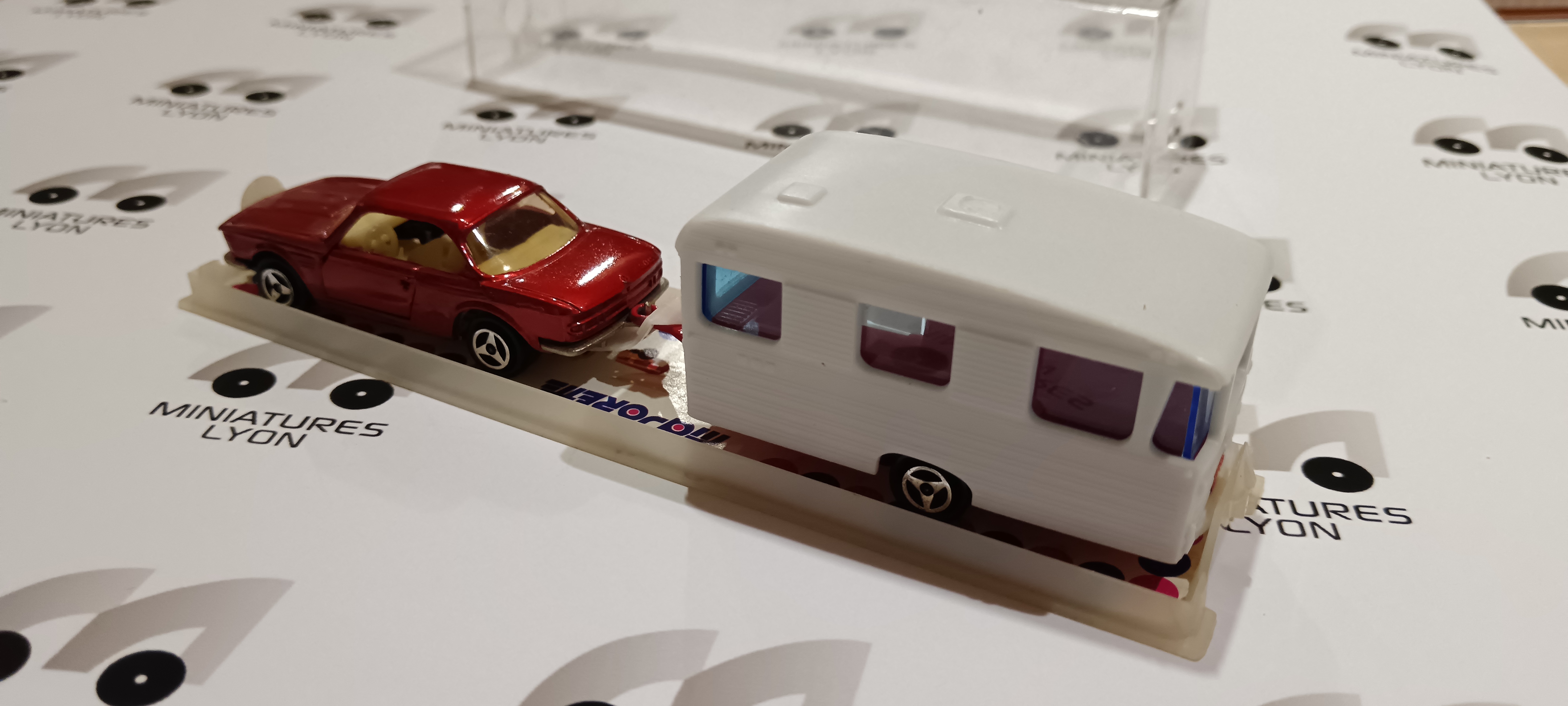 BMW 3.0CS + CARAVANE DIGUE MAJORETTE 1/64°