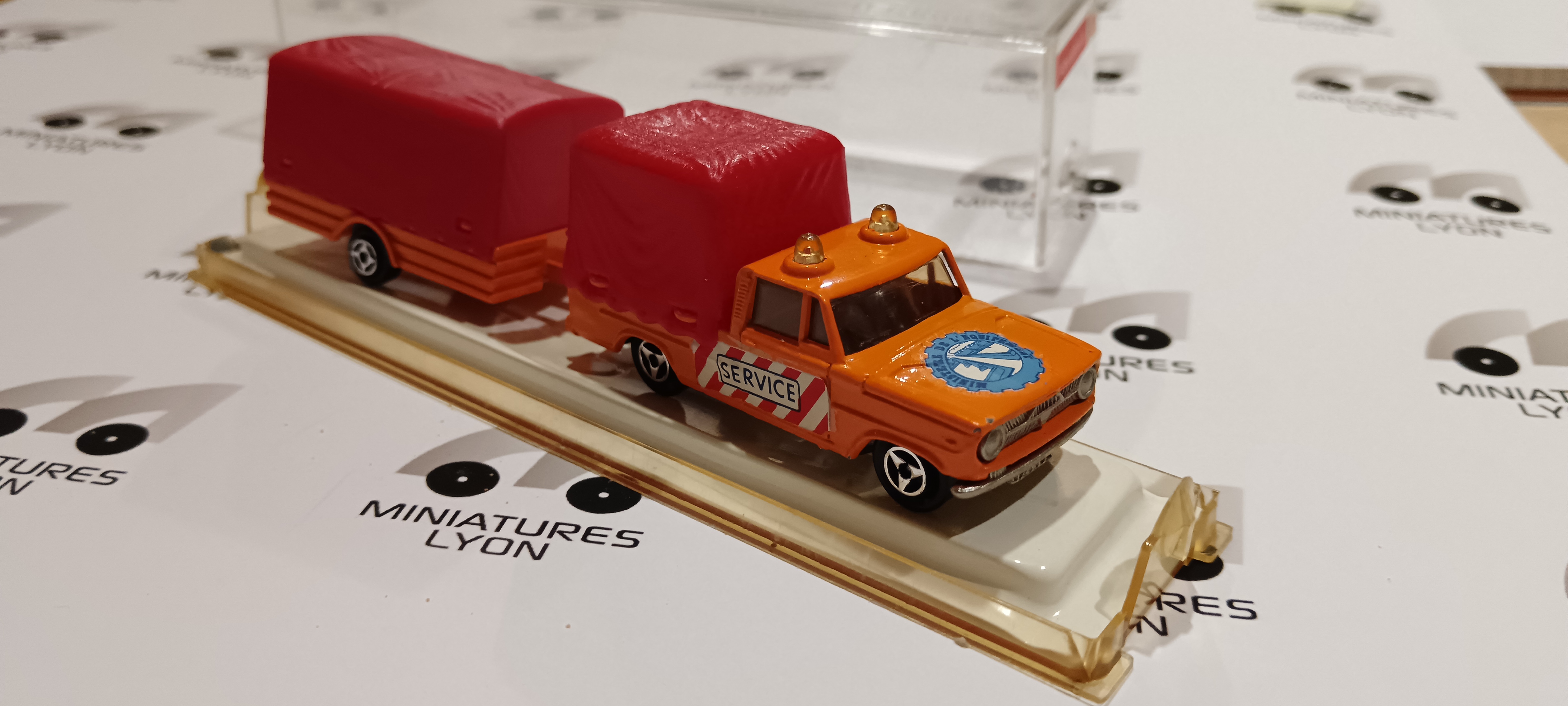 DODGE SERVICE EQUIPEMENT + REMORQUE MAJORETTE 1/64