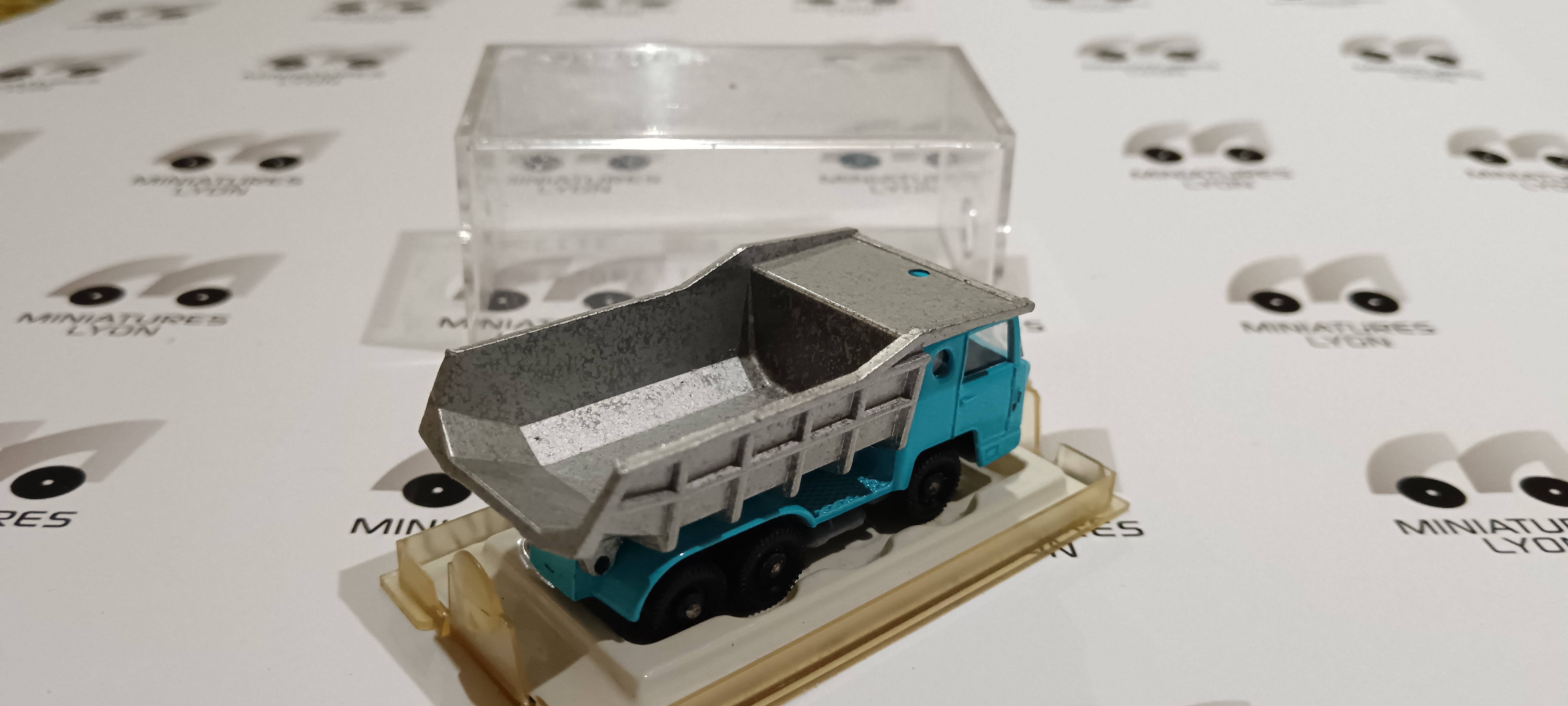 BERNARD BENNE CARRIERE TURQUOISE MAJORETTE 1/87