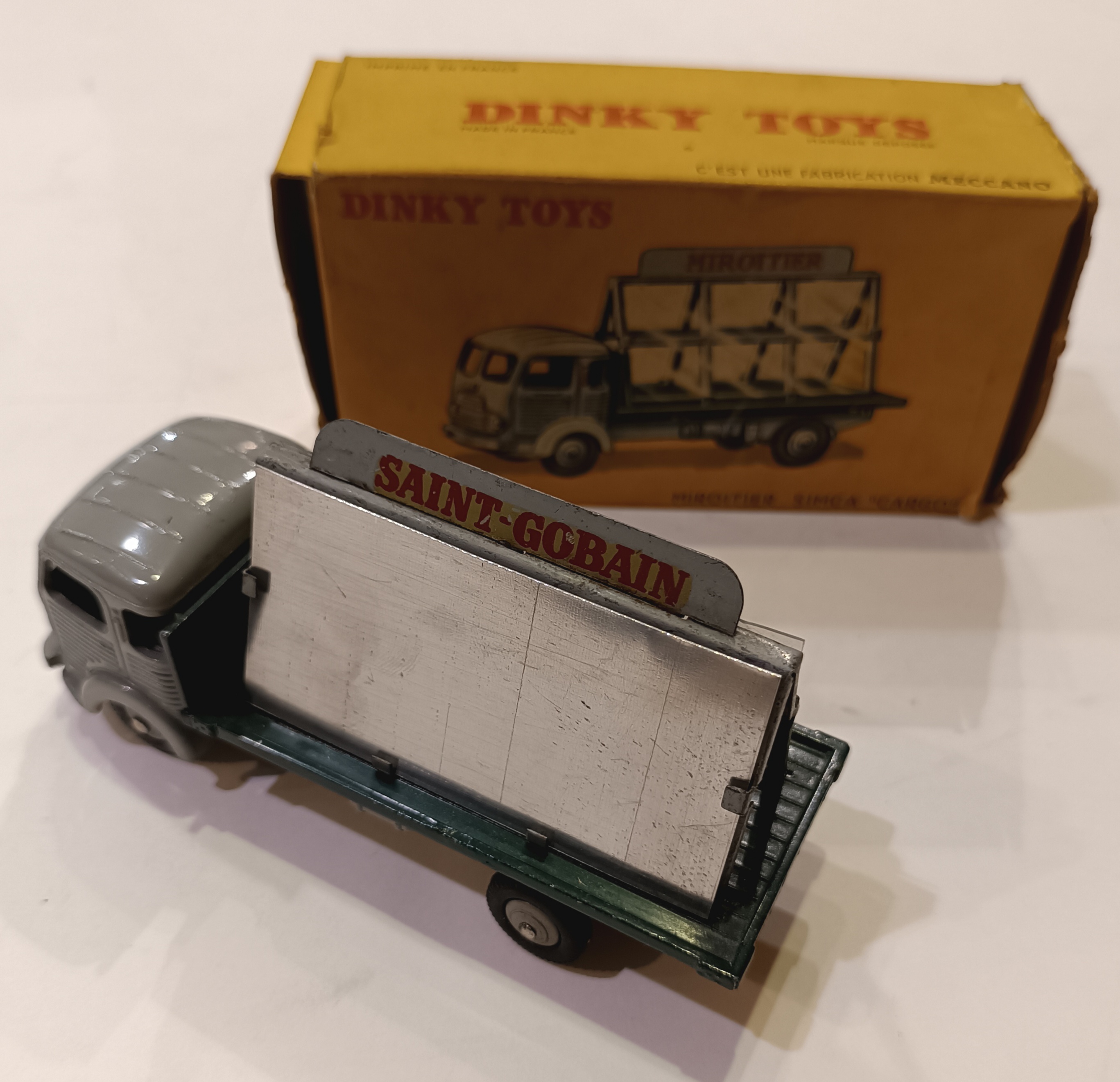 Simca cargo miroitier Dinky toys 1/55