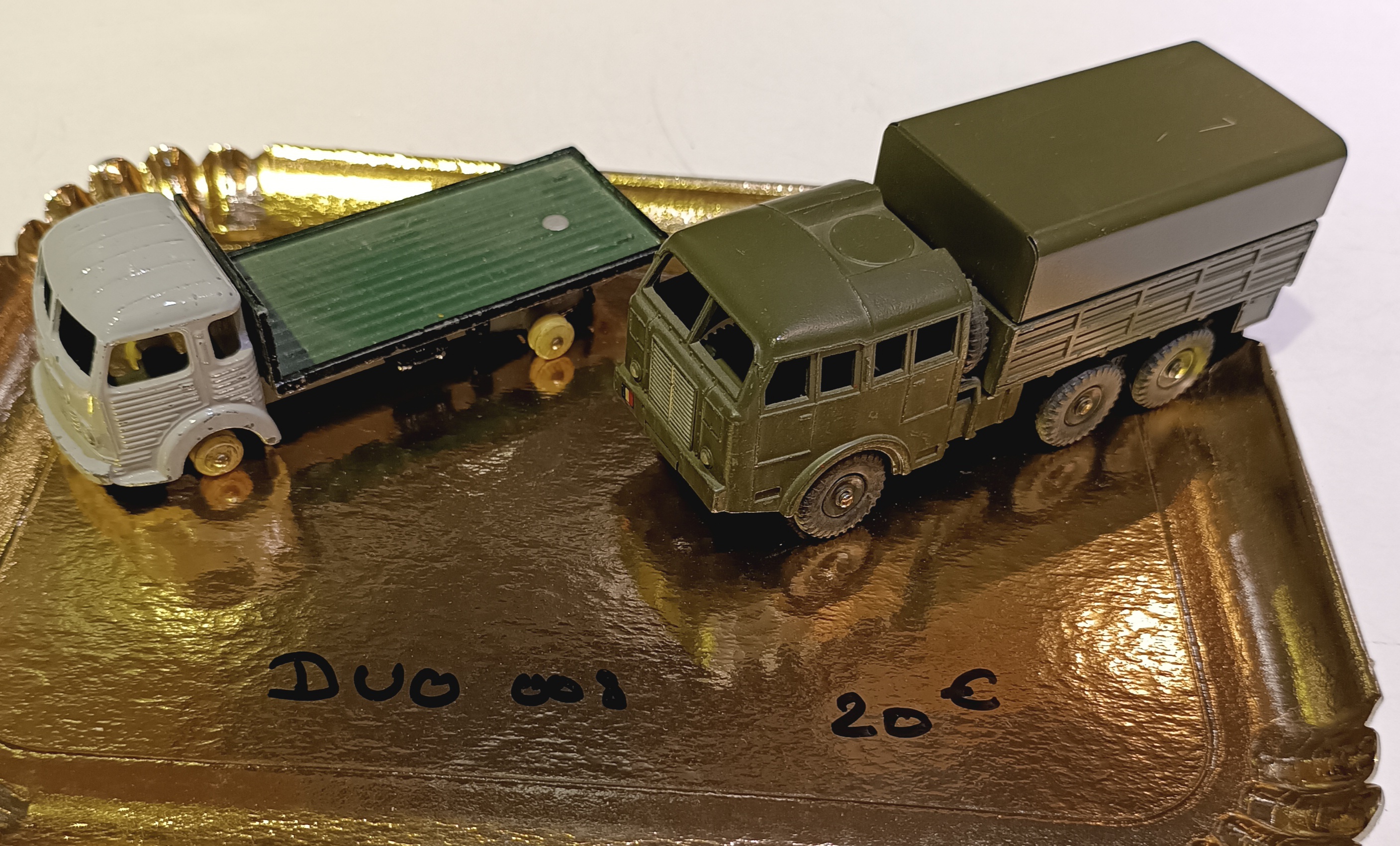 Duo camions Dinky