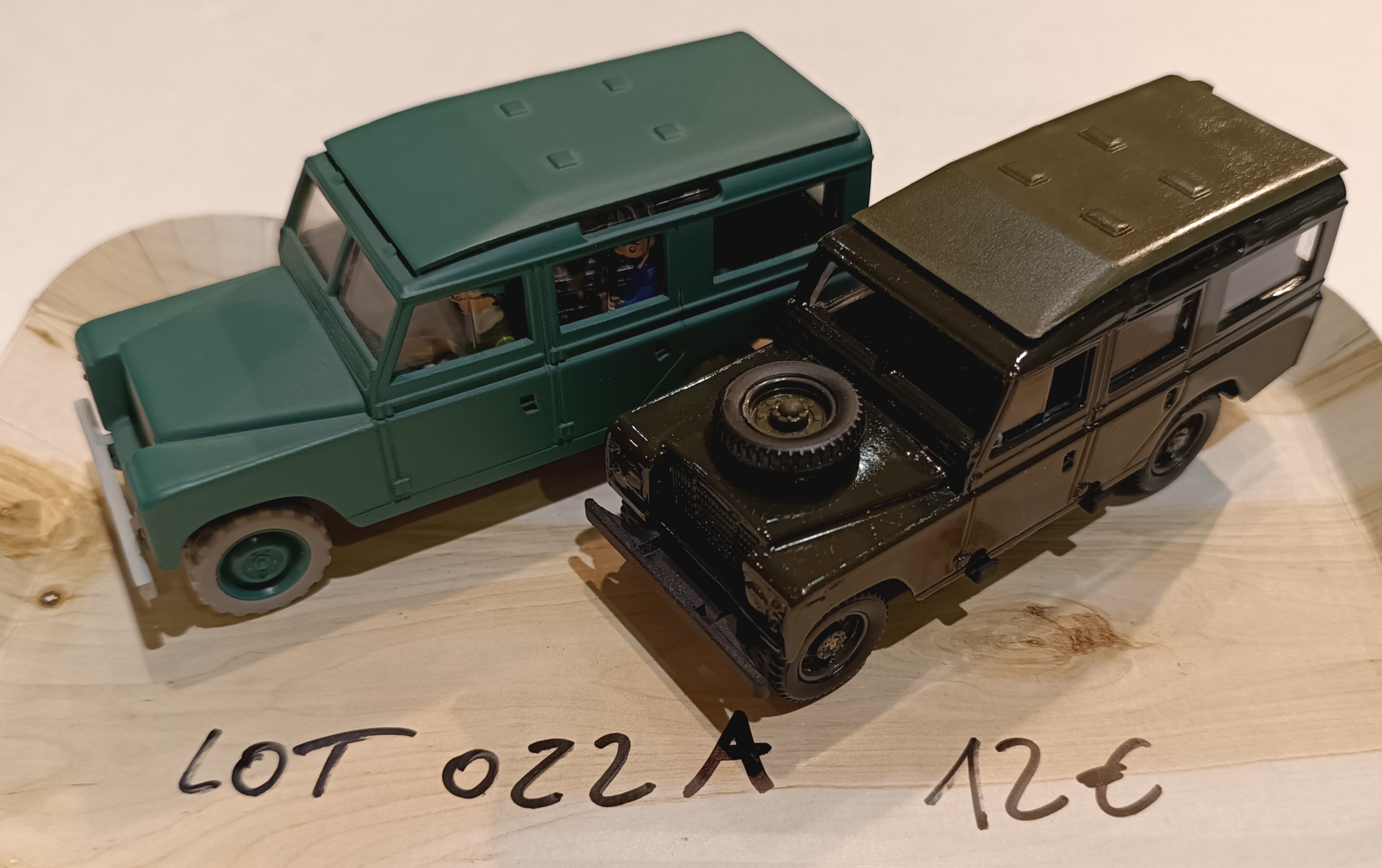 LOT Land Rover 1/43