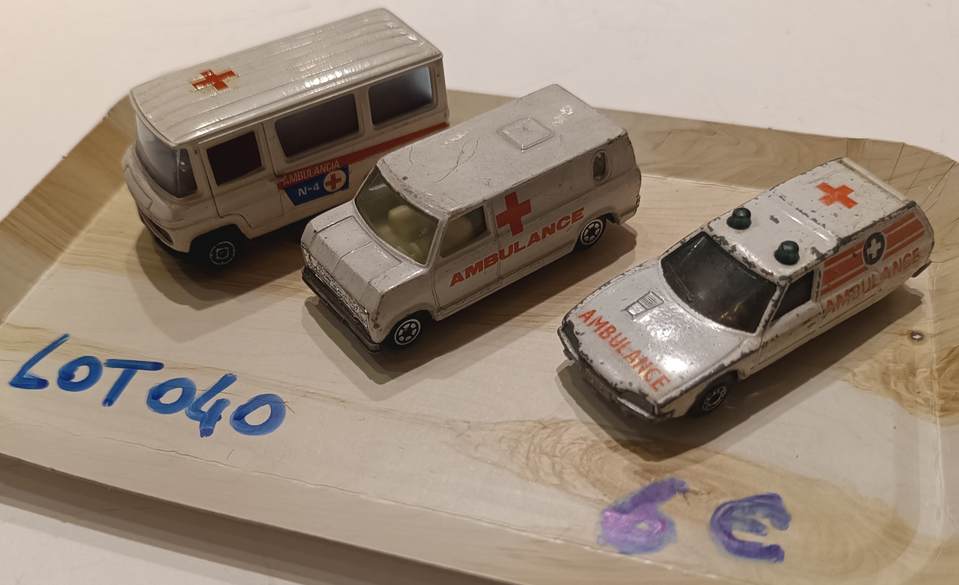 LOT ambulances 1/55
