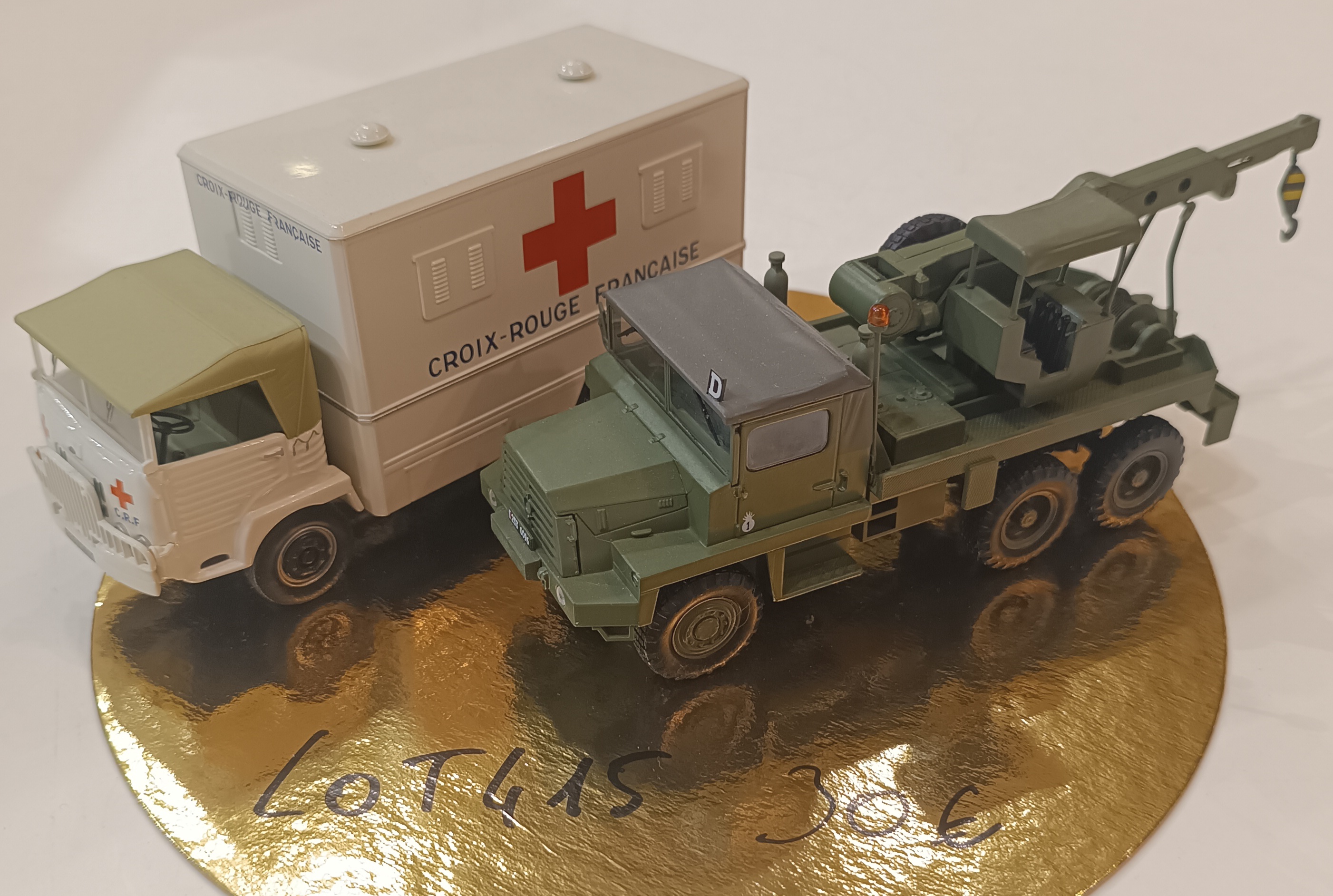 LOT CROIX ROUGE - BERLIET 1/43